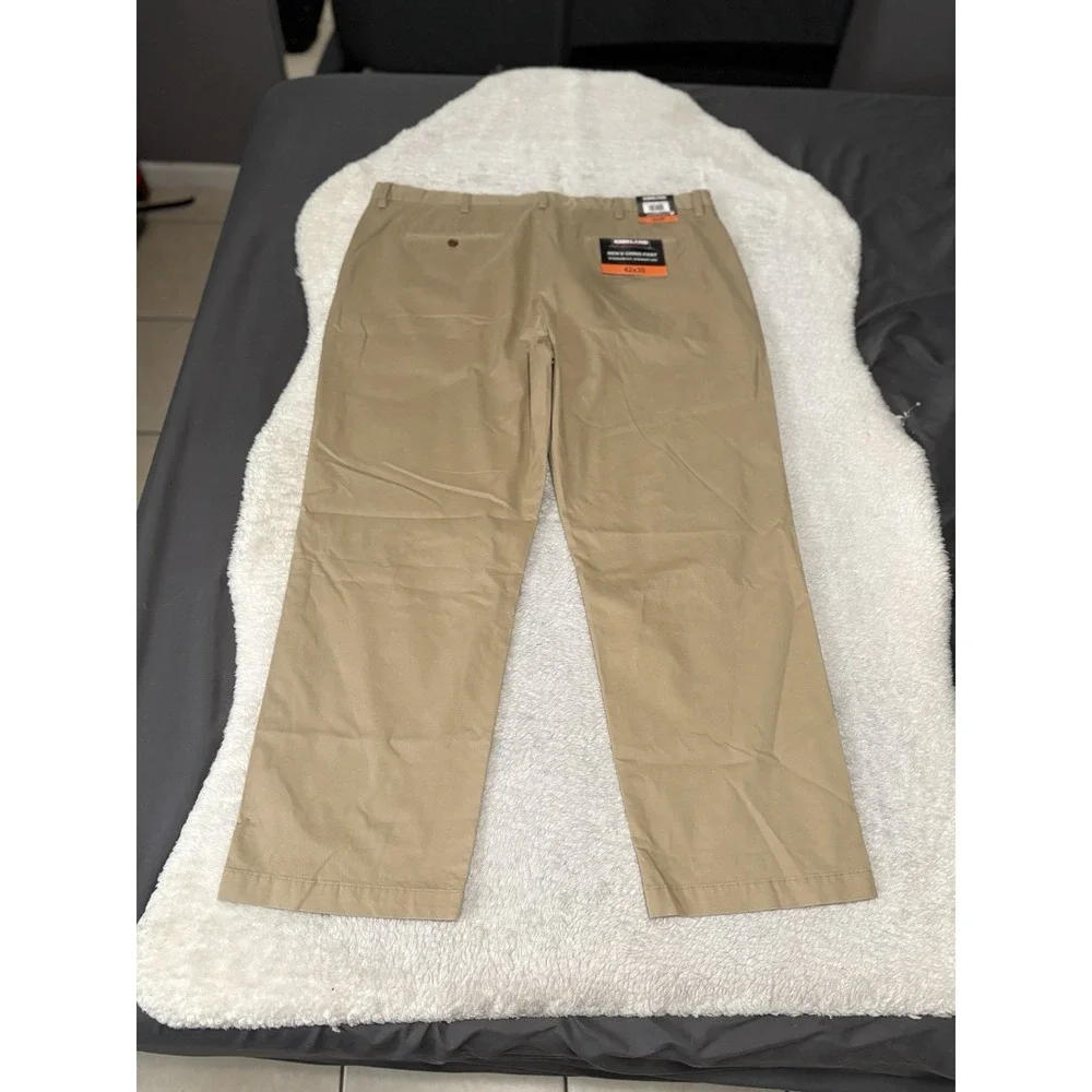 New Kirkland Men's Chino Pants Size 42x30 Standard Fit Beige Trousers‎ Stretch
